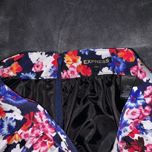 Express High Waist Floral and Blue Skirt Size 0 - Picture 5 of 6